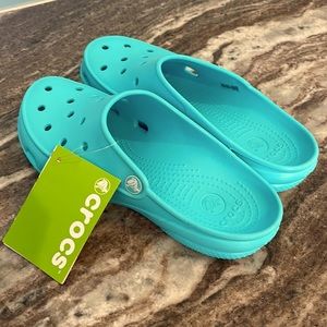 Crocs Freesail Clogs, Pool, Brand New